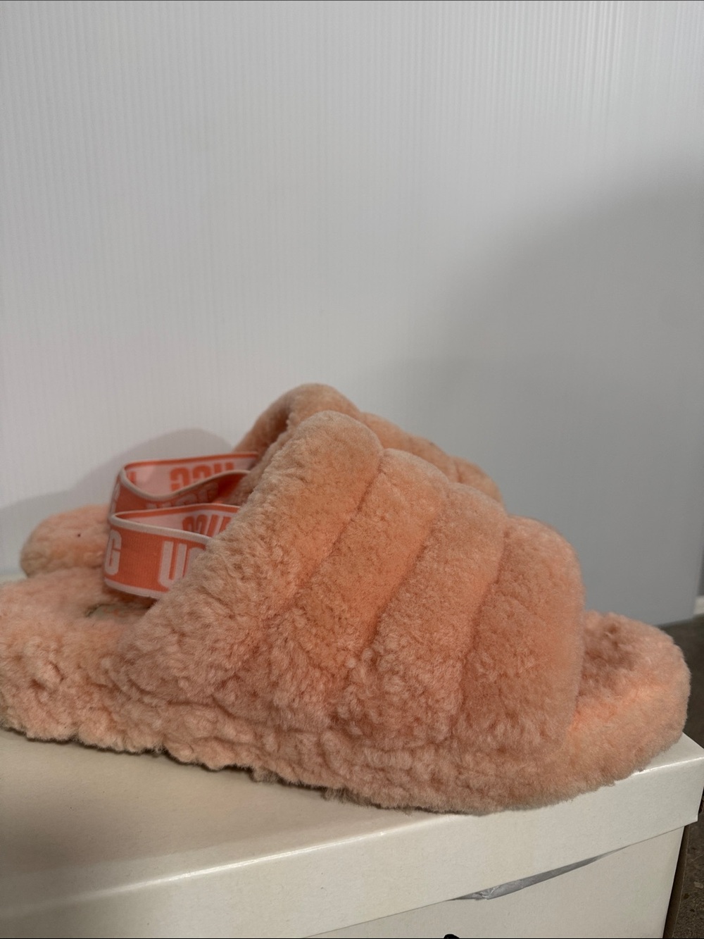 Ugg peach color fur slippers fluff size 11 - Picture 2 of 12